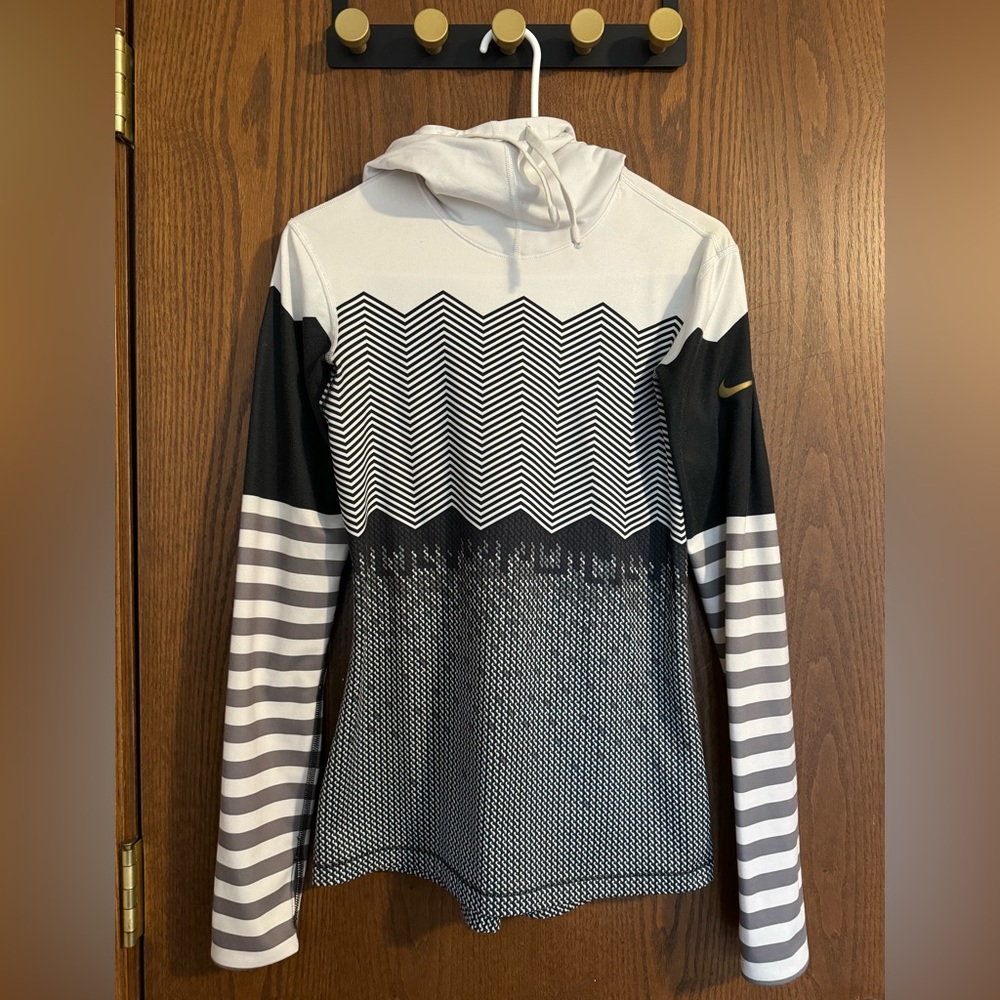 Nike pull over